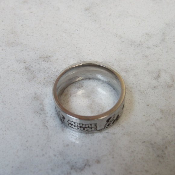 Minnie Mouse Size 8 Steel Ring - Picture 8 of 8